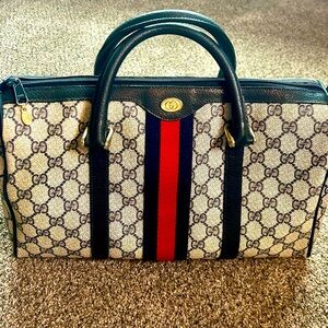 ❤️💙100% AUTHENTIC VINTAGE Monogram Gucci Boston bag.